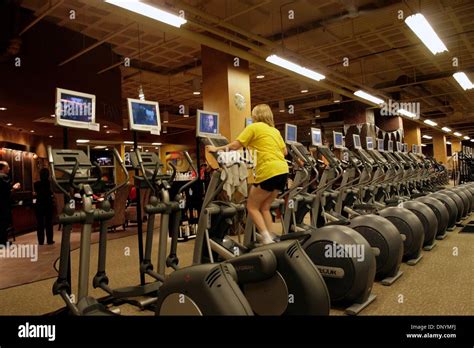 roosevelt field gym.